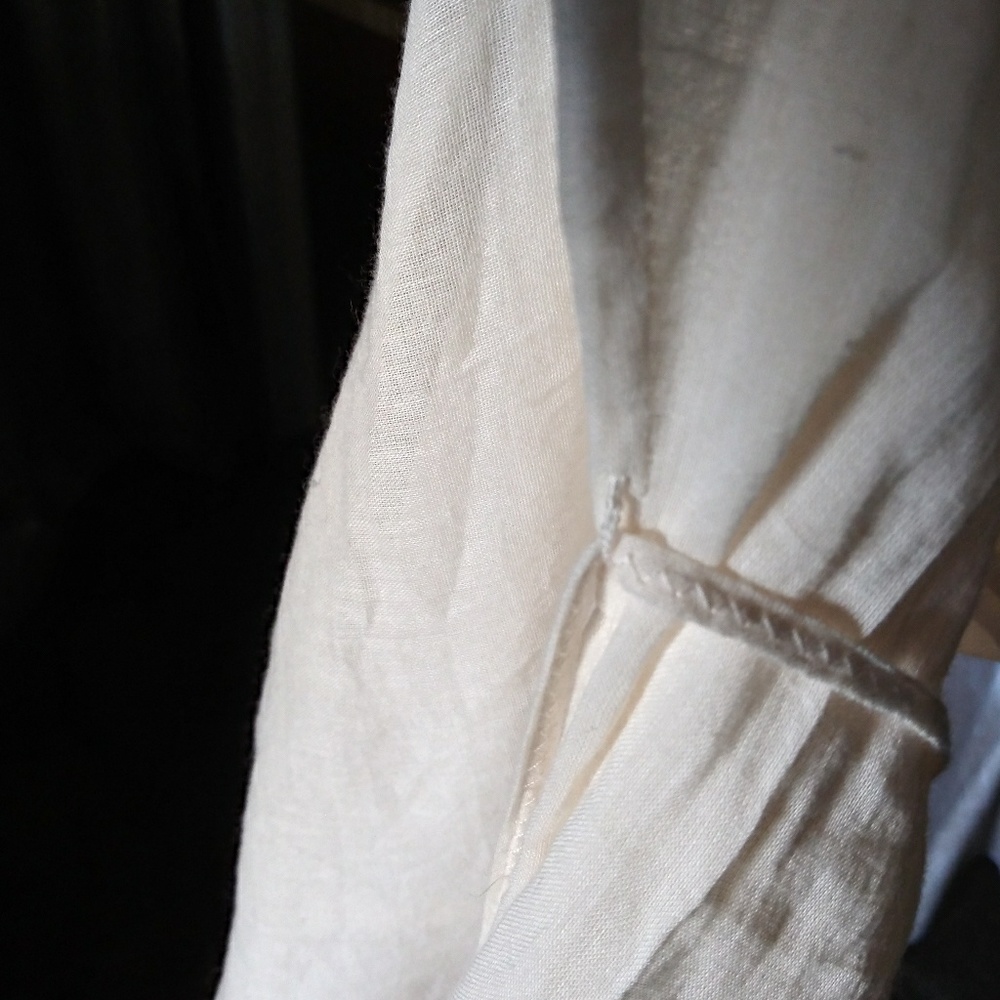 NWOT {Elie Tahari} Stunning Embroidered Blouse - Picture 8 of 8